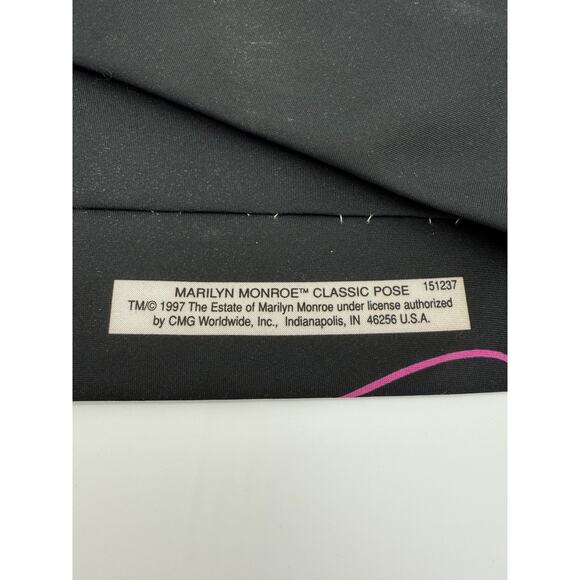 Men's Ralph Marlin Black White & Pink Marilyn Monroe Classic Pose Suit Neck Tie - Picture 4 of 8